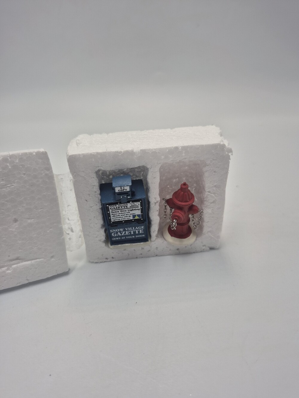 Dept 56 Newspaper Stand And Fire Hydrant